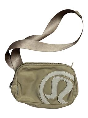 Lululemon White Limited Edition Opal Everywhere Crossbody Belt Bag 1L with Logo